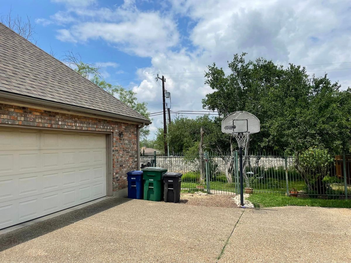 Fall Clean Up for Z’s Trees LLC in Grey Forest, TX