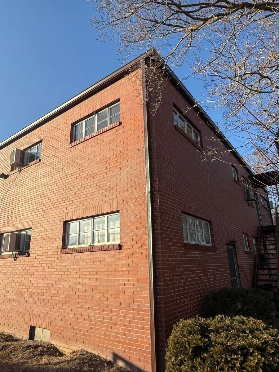 Siding for Top Hand Roofing and Gutter in Pomeroy, OH