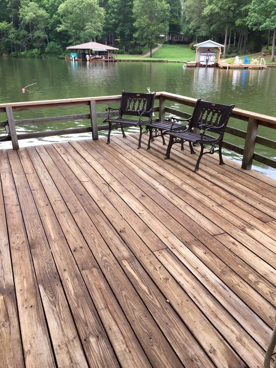 Decking & Fencing Cleaning for RB Pressure Washing in Macon, GA