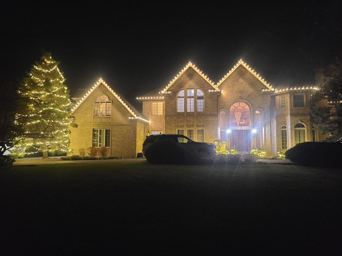 Holiday Lighting for Fence Medic in Arlington Heights, IL