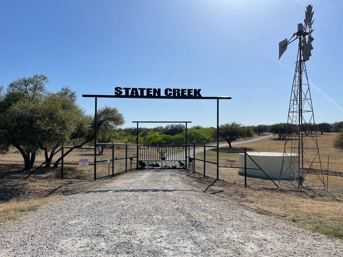 Custom Entrances for 5-7 Fencing & Construction in Madisonville, TX