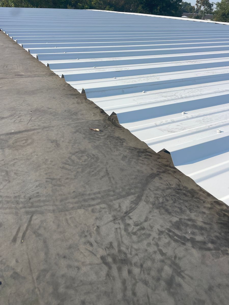 Commercial Roof Repairs for Miller & Kemp Contracting in Bloomfield, IN