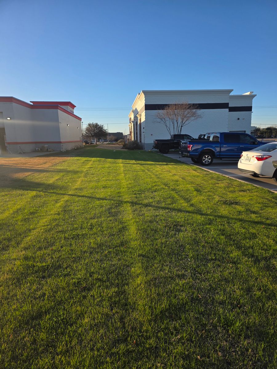 Commercial Lawn Maintenance for RACSO RDZ LLC in McKinney, TX