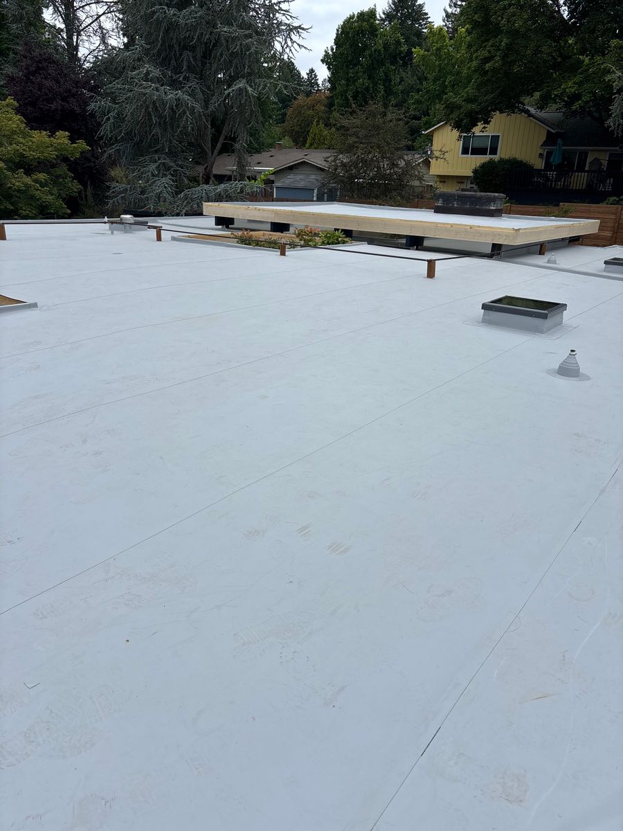 Flatroof Installation for MDM Roofing in Portland, OR