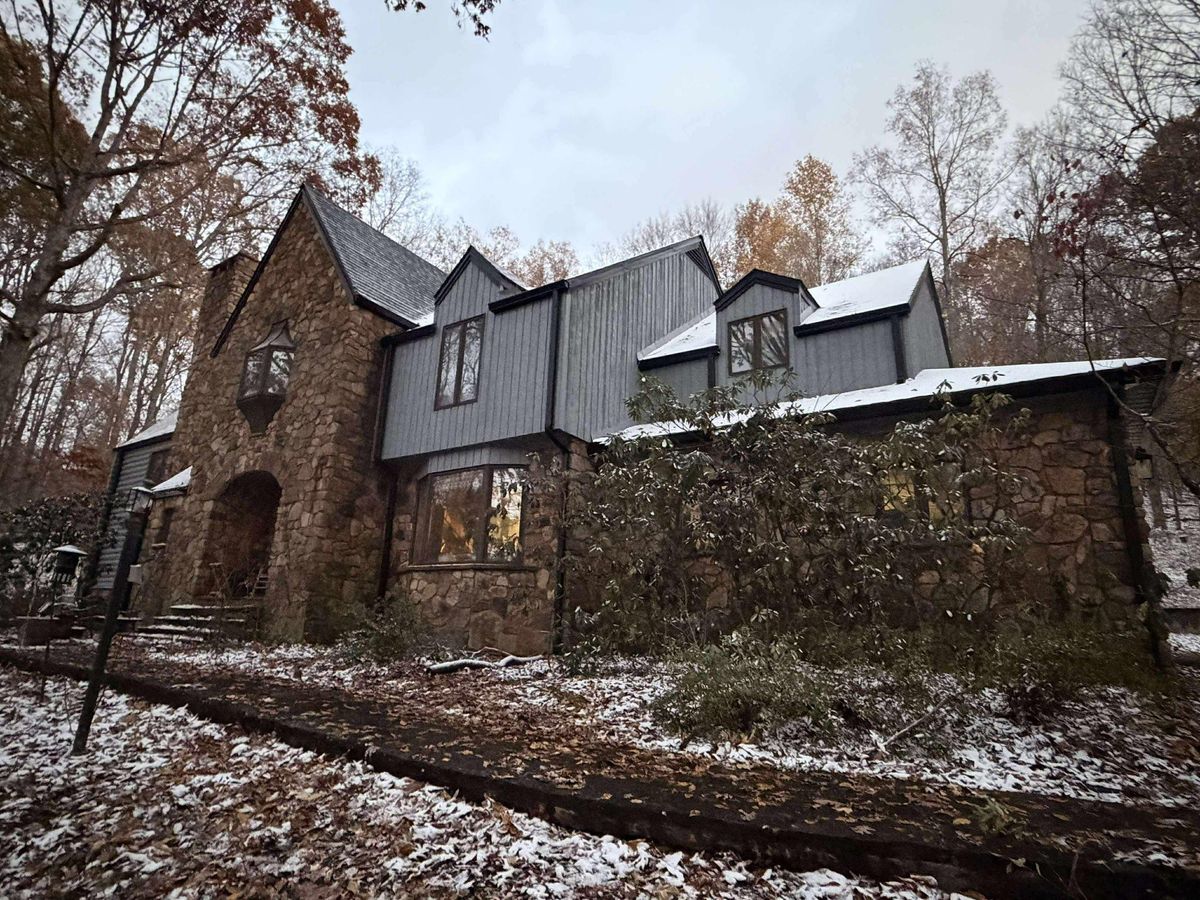 All forms of Siding metal and vynl for KY Gutter Pro & Specialty Roofing Systems in Monticello, KY