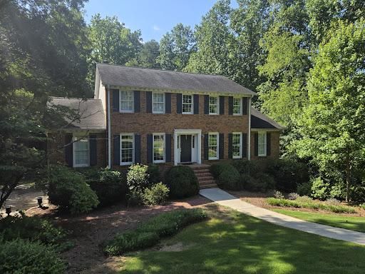 Staining & Repairs for Squeaky Clean Windows Gutters & More in Hoover, AL