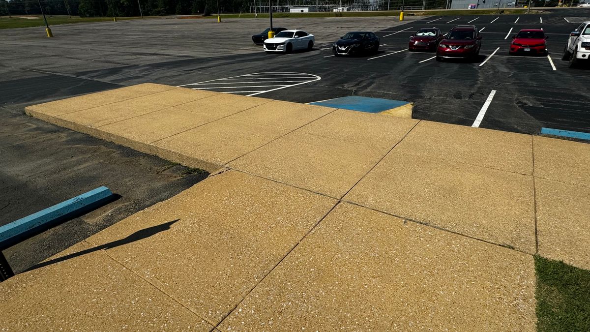 Concrete Cleaning for FunderFlow Commercial and Residential Pressure Washing Inc in Tupelo, MS