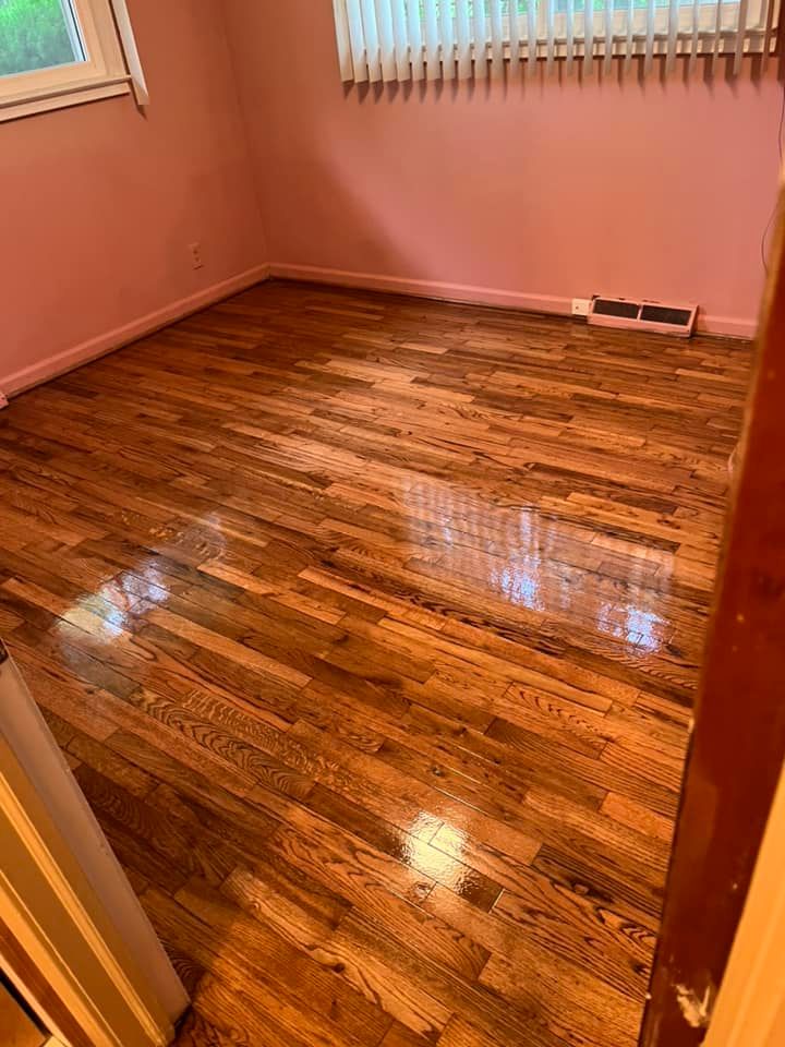 Floor Repair for Kozlowski’s Hardwood Floor Refinishing in Flat Rock, Michigan