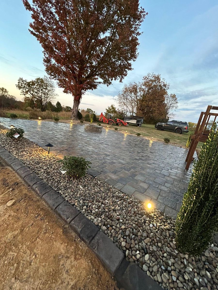 Landscape Curbing for Dust Till Dawn Lawn in London, Kentucky
