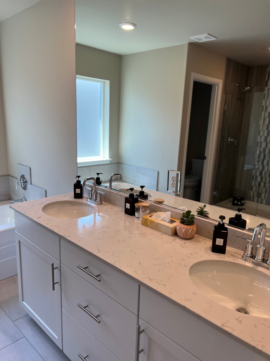 Airbnb Cleaning for Clean2Shine, LLC in Sumner, WA