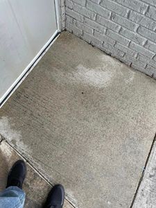 We offer driveway and sidewalk cleaning services to homeowners that will leave your surfaces looking like new. Our experienced technicians use the latest pressure washing and soft washing technologies for a thorough clean. for Alpha Pressure Wash in Rochelle, Illinois