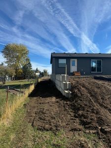 Our 1 1/2-inch Drain Rock provides excellent drainage and stability for landscaping, driveways, and construction projects. Trust our excavating expertise to deliver top-quality materials tailored for your home's needs. for Winchester Ridge Rock and Excavation in Reubens, ID