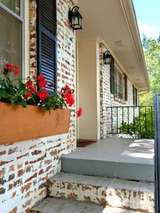 Enhance your home's exterior with our German Smear service, offering a timeless and rustic look. Our skilled team artfully applies mortar over brick, creating texture and charm for a distinctive finish. for JC’S Flooring Services in Marietta, GA