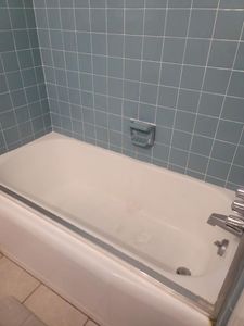 "Enhance the look and durability of your existing bathtub with our expert tub reglazing service, transforming worn-out surfaces into a glossy, fresh finish for an affordable and efficient remodeling solution. for Tub Life Resurfacing in Adairsville, GA