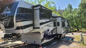 We utilized deionized water and professional grade washing equipment to remove any grime, buildup and dirt from your RV or travel trailer. We will have your RV looking new again with our full service washing services from your trailer rims and wheels to the exterior surfaces. We can handle cleaning a trailer of any size! for Adams' Mobile RV and Boat Wash+ in Redding, CA