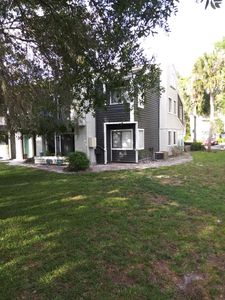 Revitalize your home's curb appeal with our expert exterior painting service, featuring high-quality paints and professional application to ensure a beautiful, durable finish that withstands the elements for years. for Richard Libert Painting in Tampa, FL