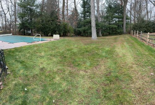 Landscaping for Sargent's Lawn and Property Maintenance LLC in Lambertville, MI