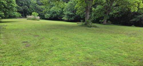 Mowing for Fresh Cut Yard & Lawn Care LLC in Forsyth, GA
