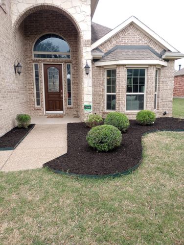 Mowing for Emergency Yard Care LLC in Waxahachie, TX