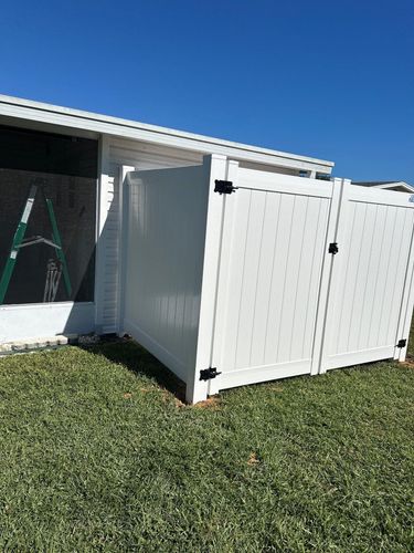 Vinyl Fence Installation for ASAP Fence & Gates - Central, FL in Leesburg, FL