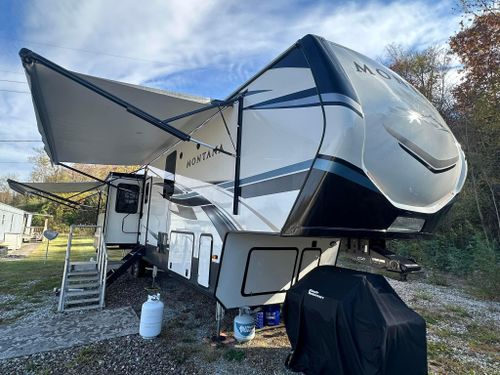 Camper washes for 5 Star Hot Wash Services in Ashland, KY