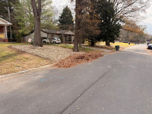 Leaf Clean Up for America's Top Pick Lawn & Landscaping in Gastonia, NC