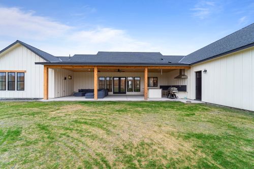 Custom Home Construction for Genuine Homes LLC in Franklin County, WA