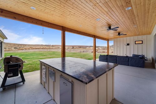 Custom Home Construction for Genuine Homes LLC in Franklin County, WA