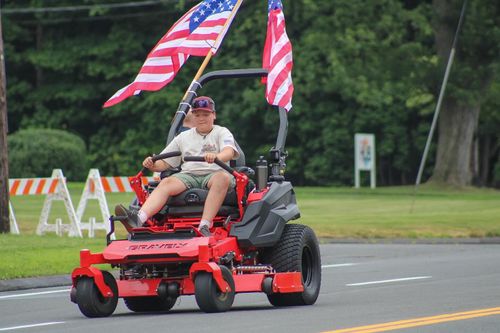 Mowing for B&L Management LLC in East Windsor, CT