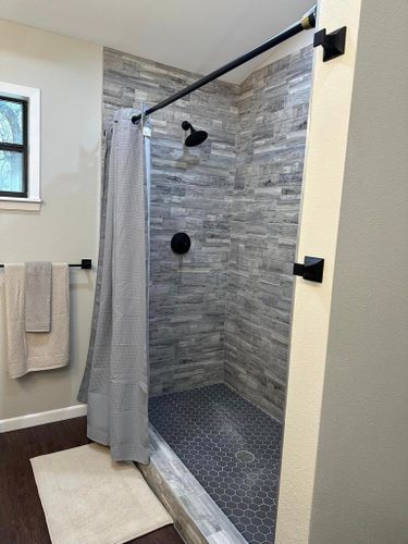 Bathroom Remodels for De Leon Carpentry & Renovation  in Leakey, TX