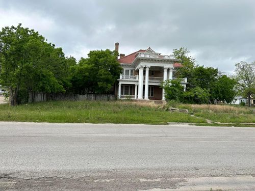 Mowing for Allen Lawn Care in Taylor, Texas