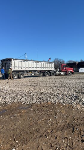 Trucking for Travis Excavating LLC in Olney,, IL