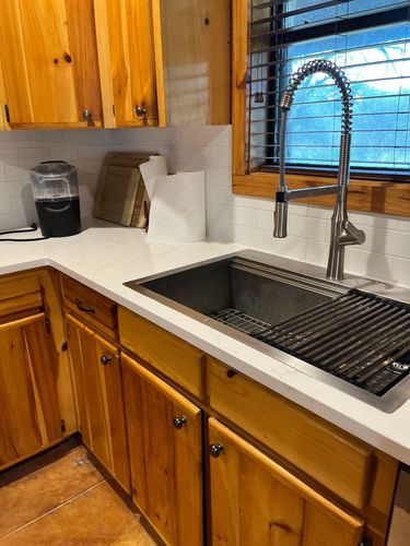  for De Leon Carpentry & Renovation  in Leakey, TX