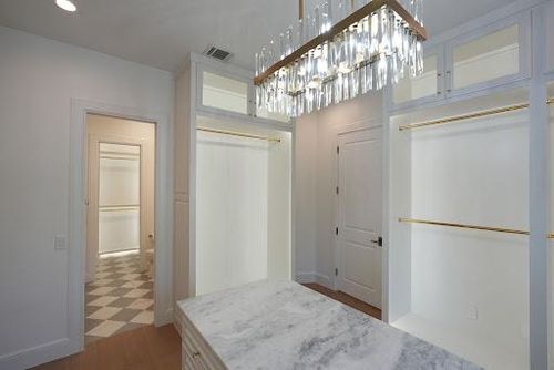  for Luxurious Construction LLC in Houston, TX