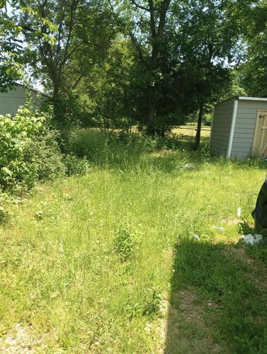 Mowing for Emergency Yard Care LLC in Waxahachie, TX