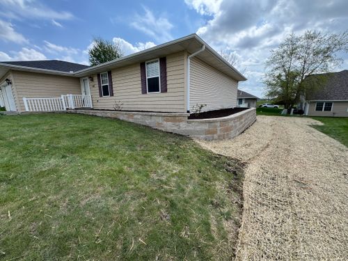  for Thomas' Lawn Care in Maryville, MO