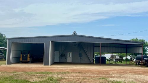 Custom Metal Building Construction for Kinnibrugh Construction in Seymour, TX