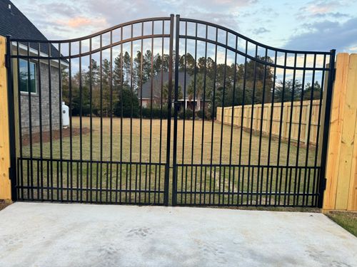 Specialty/Custom Fences for 4 In The Fire Fencing LLC in Darlington, SC