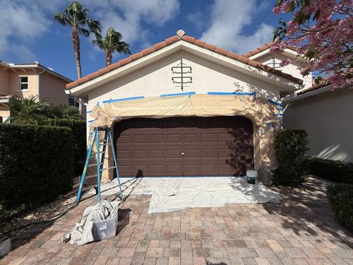 Garage Door Spraying & Re-painting for Zero Pressure Roof Cleaning INC in West Palm Beach, FL