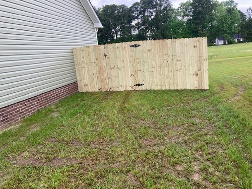 Wood Fencing for Sea Level Fence in Virginia Beach, VA