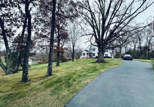 Leaf Removal for Nate's Property Maintenance LLC  in Lusby, MD