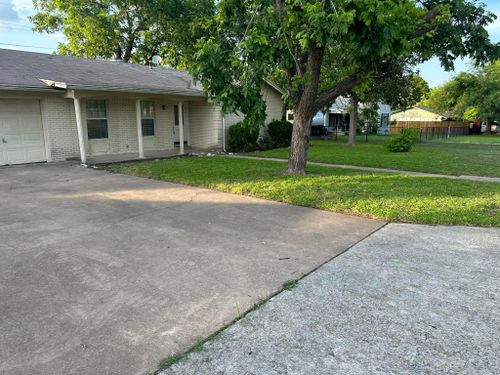 Mowing for Allen Lawn Care in Taylor, Texas