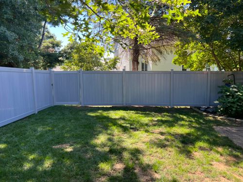 Vinyl Fences for Illinois Fence & outdoor co. in Kewanee, Illinois