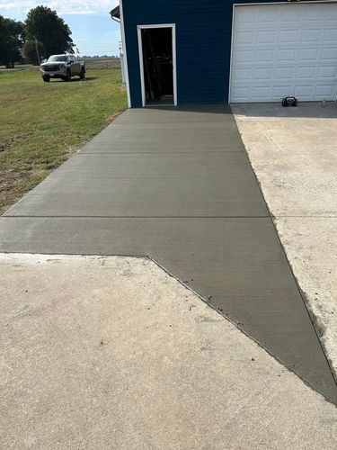 Concrete Slab Construction for MidWest Concrete in Benton, MO