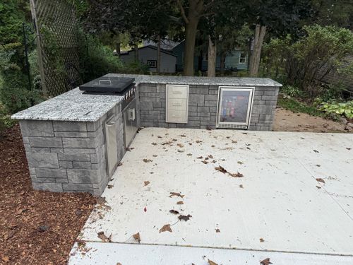 outdoor kitchen for Paradise Lawnscapes in West Bend, WI