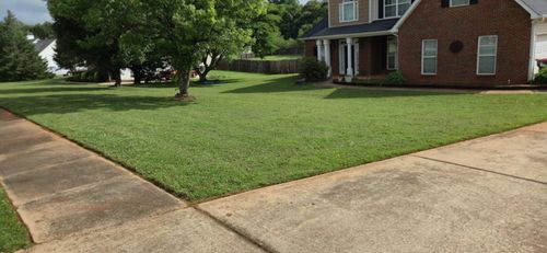 Mowing for Fresh Cut Yard & Lawn Care LLC in Forsyth, GA