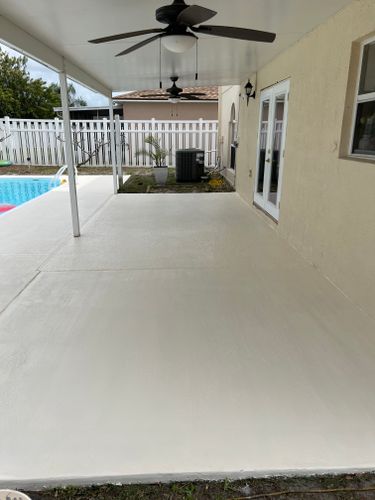 Pool deck Painting for Cruz Diaz Painting LLC in Sun City Center, FL