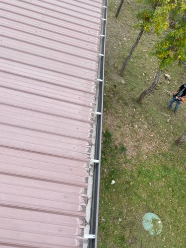 Gutter clean up for G&B Yard Service in Ruidoso Downs, NM