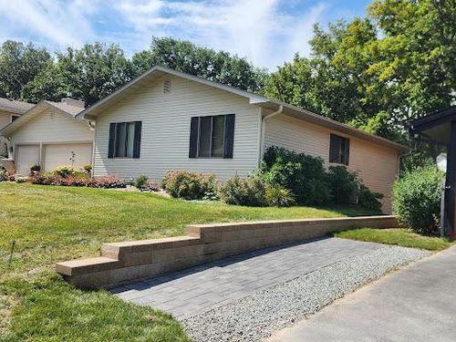 Mulch Installation for K & I Lawn Care Service  in Eden Prarie, MN