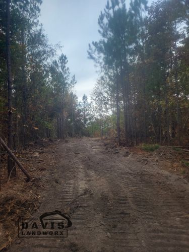 Dozer Services for Davis Landworx in Clanton,  AL